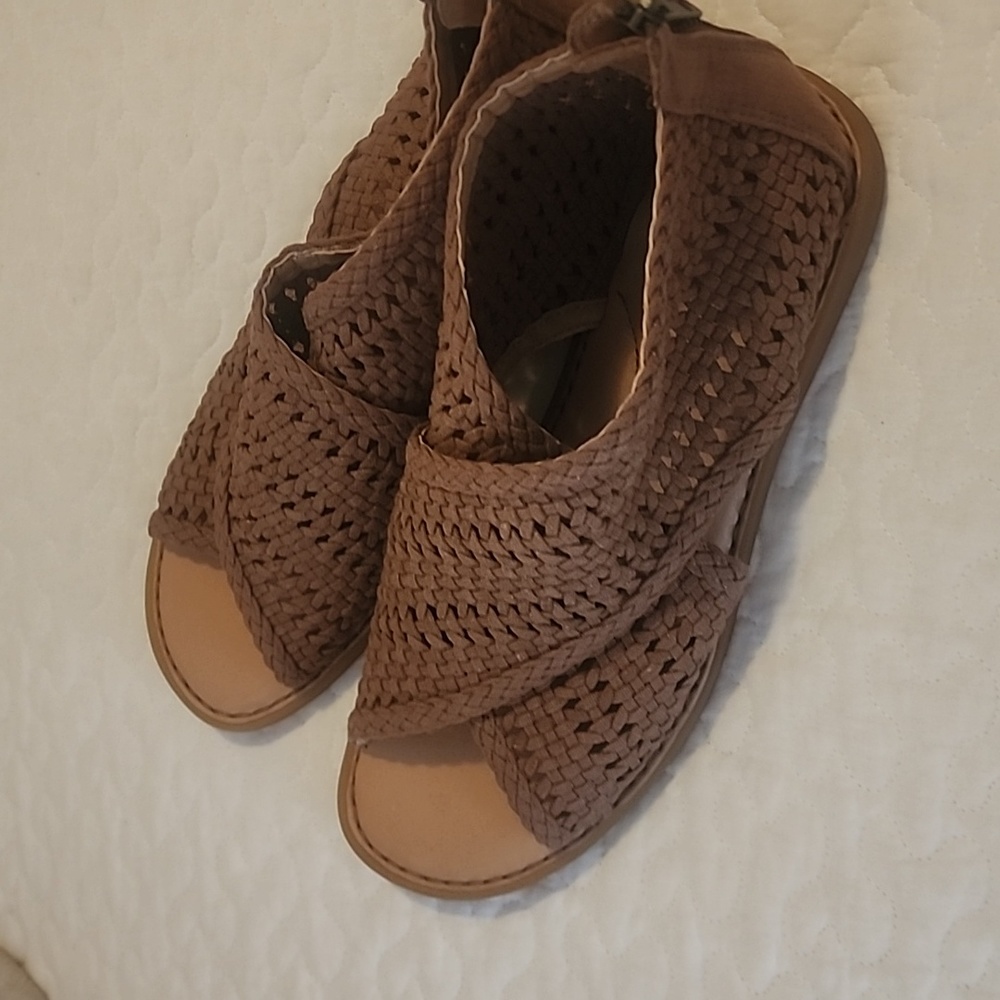 Women's Born knit iwa macs